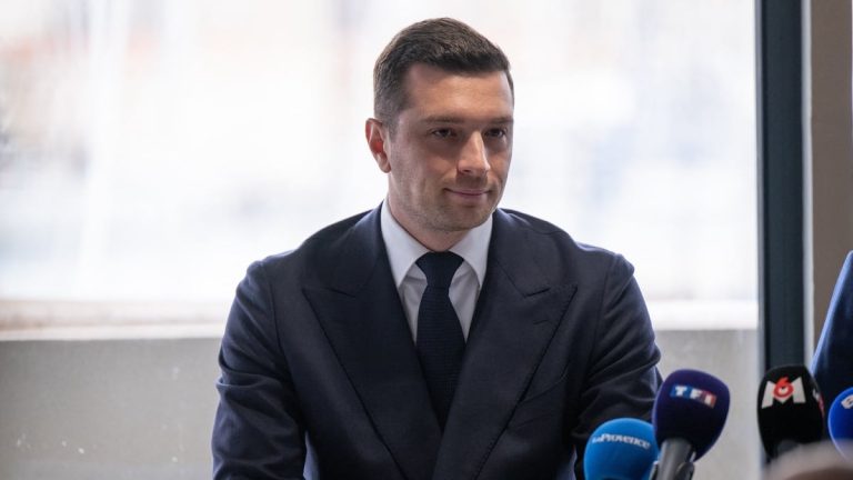 Bardella vs Cohen dans C à Vous : « Moi je fais, vous vous commentez »