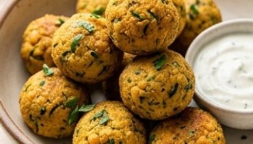 Boulettes de Pois Chiches et Courgette : Croustillantes Dehors, Fondantes Dedans Boulettes de Pois Chiches et Courgette : Croustillantes Dehors, Fondantes Dedans
