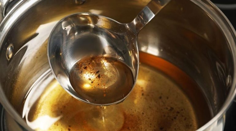 accusent la France Alternative carburant Carburant Ce coiffeur australien Économie d'eau Huile de friture Prix du carburant 