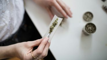 Cannabis et adolescents : une étude sur 11 000 jeunes documente un décrochage cognitif dès 14 ans