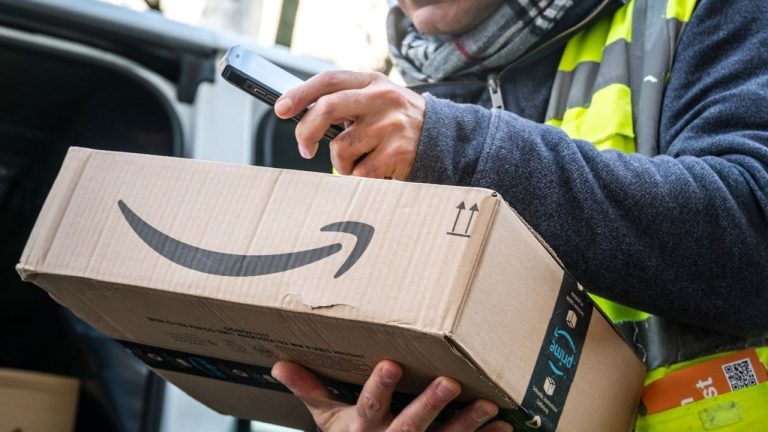 Colis Amazon "livré" mais jamais reçu : la formule légale qui force le remboursement