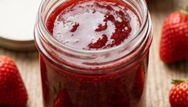 confiture-de-fraises-maison-la-recette-simple-et-n cover