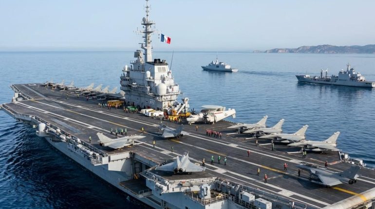 agressées au couteau Austérité budgétaire Budget défense Marine nationale Opérations militaires Porte-avions 