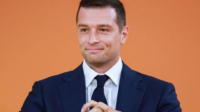 actualité politique France Actualités people Ce couple merveilleux faits divers Corse Jordan Bardella Maria Carolina de Bourbon 