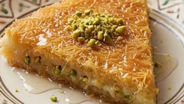kunafa-doree-aux-pistaches-le-dessert-oriental-cro cover