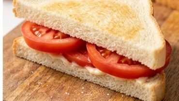 Le Sandwich à la Tomate Classique : Simple, Parfait, Indémodable