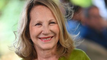 Nathalie Baye : Laura Smet, présente jusqu'au bout, désormais orpheline de ses deux parents