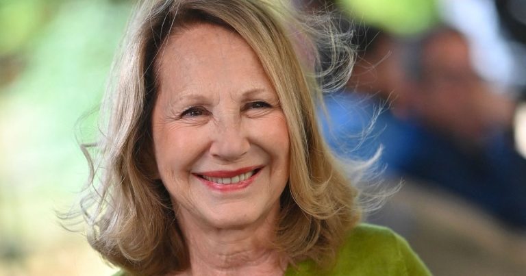 Nathalie Baye : Laura Smet, présente jusqu'au bout, désormais orpheline de ses deux parents