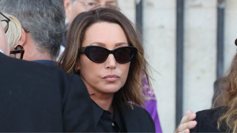 Obsèques de Nathalie Baye : le discours déchirant de Laura Smet, "je lui dois tout"