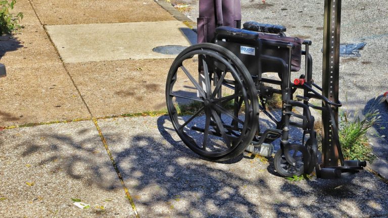 Utrecht : un homme en fauteuil roulant immolé en pleine rue, deux suspects arrêtés