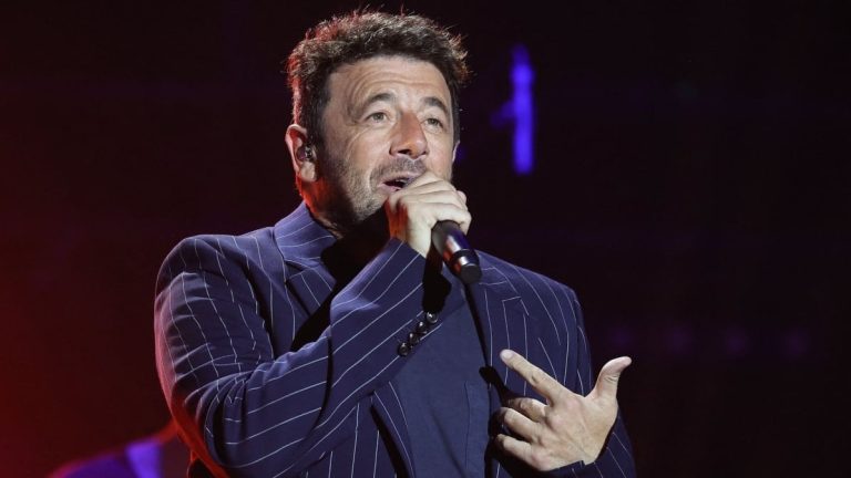 Patrick Bruel : trois enquêtes judiciaires, une tournée sous pression
