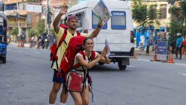 Pékin Express saison 22 : Helena simule une grossesse pour décrocher un stop en Chine