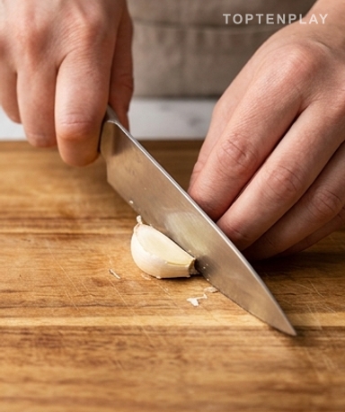 Zuerst der Knoblauch, und damit ist nicht zu spaßen