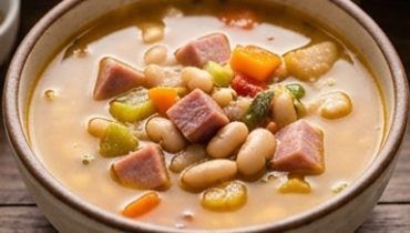 soupe-haricots-blancs-et-jambon-a-l-instant-pot-pr cover