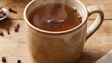 Thé aux clous de girofle : la boisson chaude qui change tout en hiver