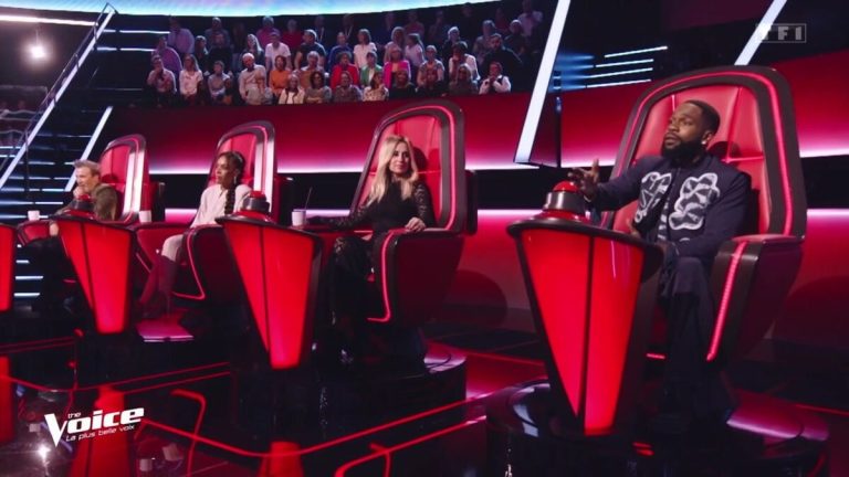 The Voice 2026 : Tayc offre sa veste à Laurent après un quatre-fauteuils, les coachs s'enflamment