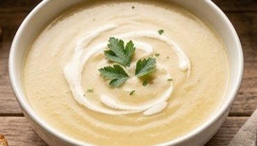 veloute-d-oignons-doux-la-soupe-cremeuse-qui-recon cover