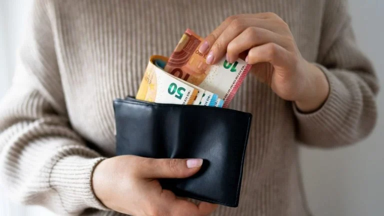 À 27 ans, elle vise la retraite à 40 ans avec 88 000 €