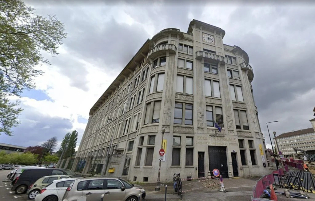 a-besancon-un-lycee-frappe-par-deux-dram-2217756237-g6c1di-og À Besançon, un lycée frappé par deux drames
