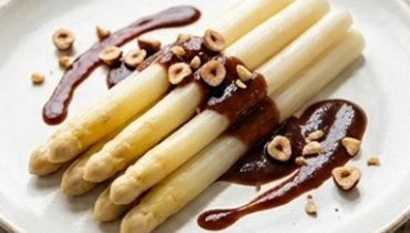 asperges-a-l-etouffee-et-sauce-barbecue-vegetale-l cover
