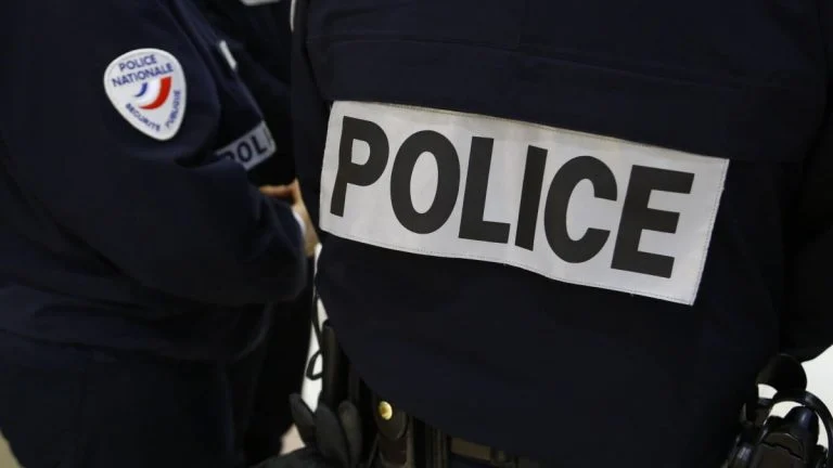 Bobigny : un homme armé de couteaux tué par un policier