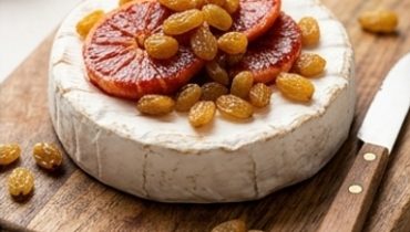 camembert-grille-a-l-orange-sanguine-et-aux-raisin cover