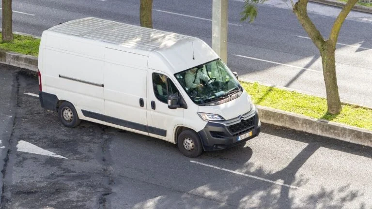 Camionnette blanche près de Toulouse : Villaudric sous vigilance