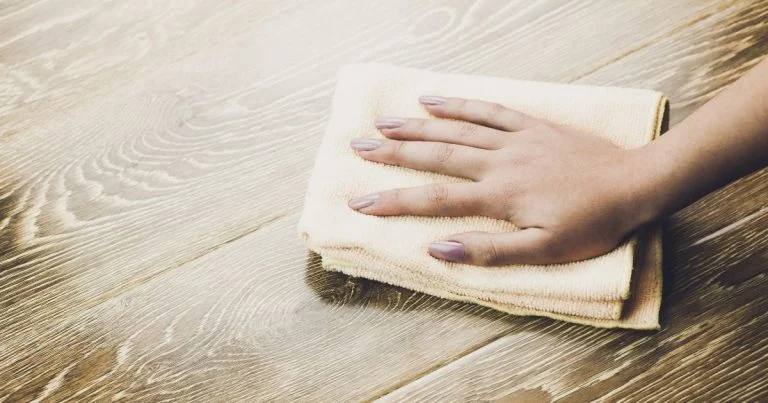chambre-sans-poussiere-8-astuces-simples-et-effica cover