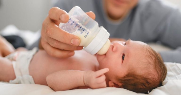 Congé de naissance 2026 : un troisième mois possible, à une condition pour les pères