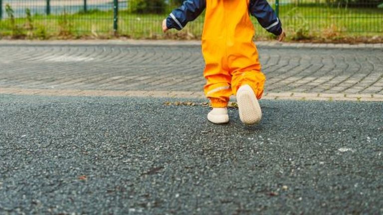 Duisbourg : un enfant de 3 ans se précipite sur la route pour rejoindre des camarades et meurt renversé