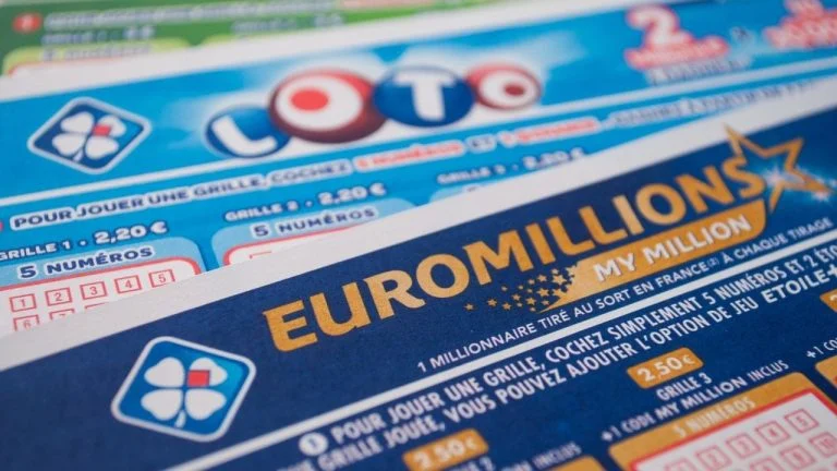Elle joue des numéros choisis par ChatGPT et gagne 100 000 dollars