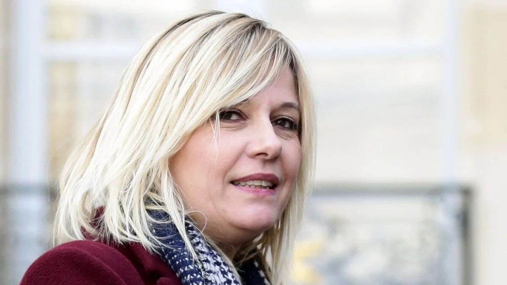 france-3-devrait-arreter-flavie-en-franc-2453027133-g6c1di-og France 3 devrait arrêter « Flavie en France »