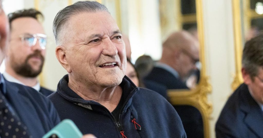 FocusArea=1500,844,1,1 jean-marie-bigard-de-retour-chez-lui-je-vais-mieux cover