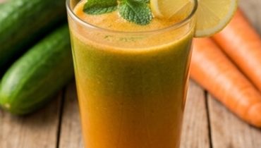 Jus Concombre-Carotte pour les Yeux : La Boisson Fraîche qui Fait du Bien