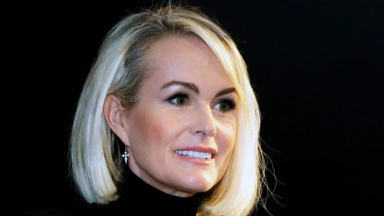 laeticia-hallyday-et-serge-varsano-une-romance-sou cover