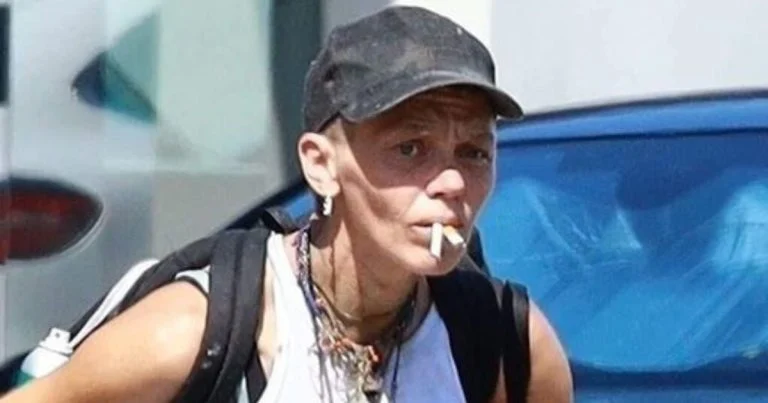 loni-willison-ex-star-d-alerte-a-malibu-vit-dans-l cover