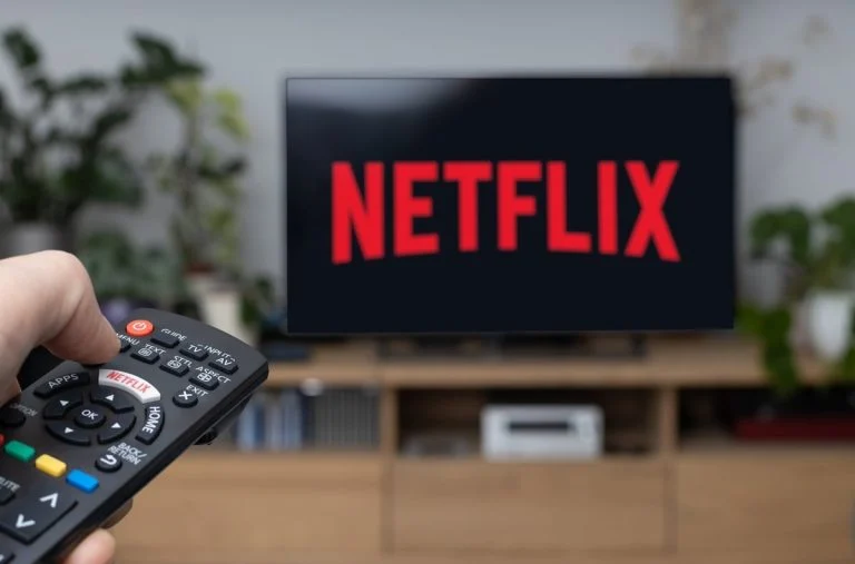 mektoub-my-love-sur-netflix-le-film-qui-divise-les cover