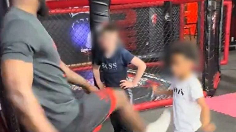 MMA près de Lyon : un entraîneur frappe des enfants, la France choquée