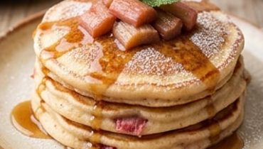 pancakes-moelleux-a-la-rhubarbe-legers-acidules-et cover