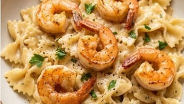 Pâtes Crémeuses aux Crevettes et à l&rsquo;Ail : La Recette qui Fait Craquer Tout le Monde