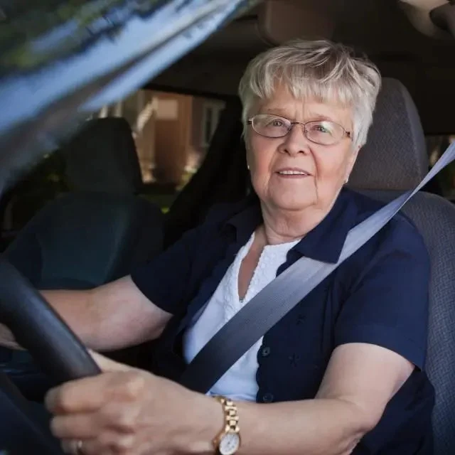Mauvaise nouvelle pour les conducteurs de plus de 65 ans, ils ne pourront plus conduire à cause de leur...Voir plus