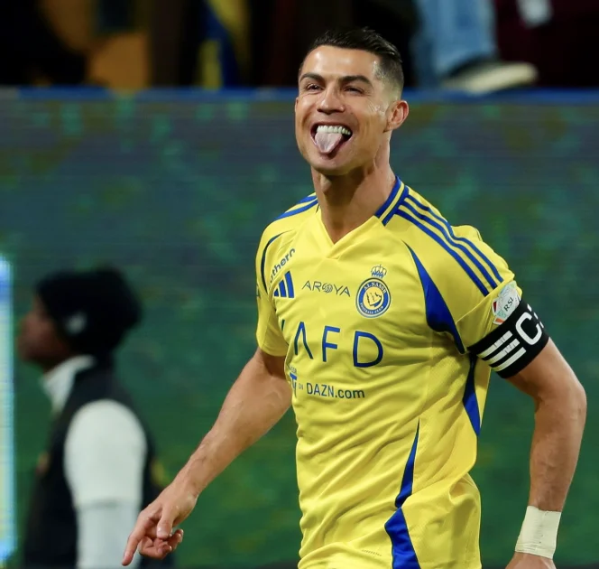 ronaldo-affiche-son-soutien-a-trump-un-geste-qui-f cover