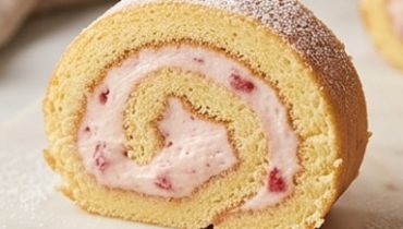 roule-a-la-fraise-aerien-genoise-legere-creme-onct cover