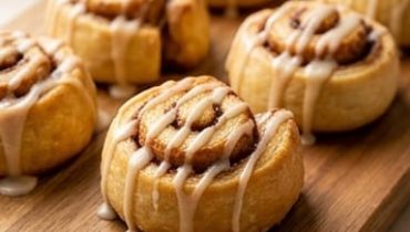 rouleaux-a-la-cannelle-fourres-a-la-saucisse-le-br cover