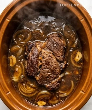 L'au jus : filtrer, goûter, servir chaud