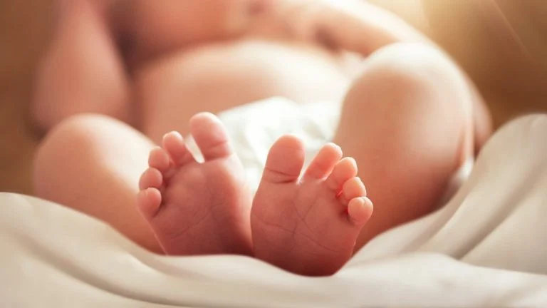 Bébé mort dans l’Oise : le père écroué pour meurtre