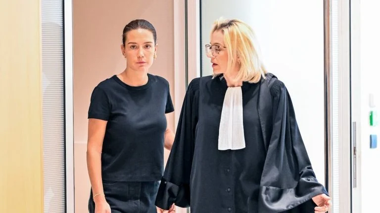 doums-juge-pour-violences-sur-adele-exarchopoulos- cover