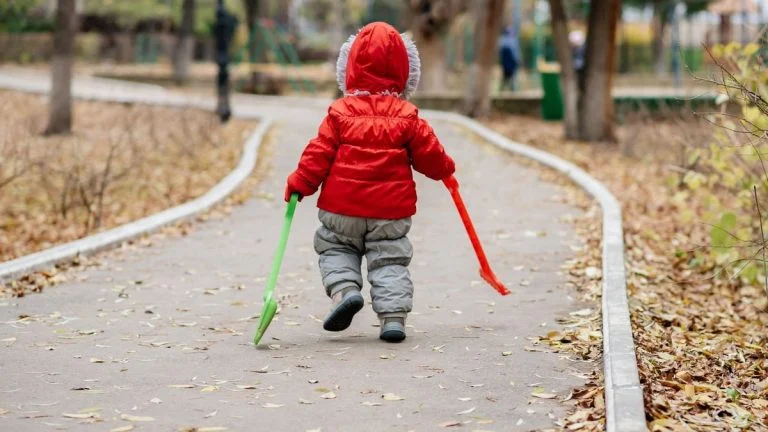 Enfant mort à Boussens : des hématomes relevés sur le corps