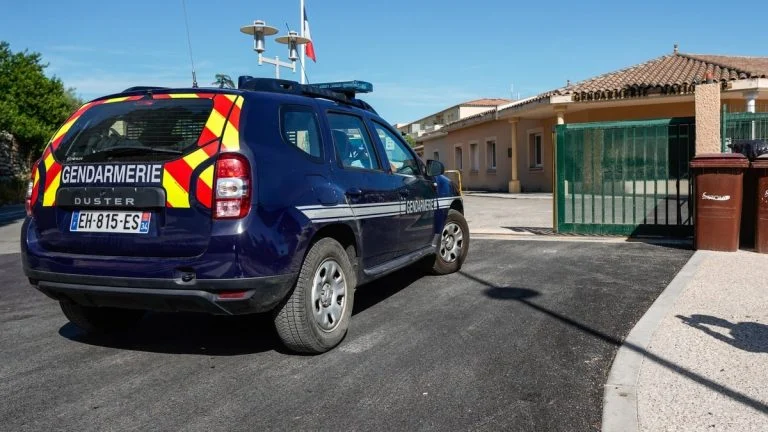 Fillette retrouvée dans la Drôme : l’enquête vise les parents