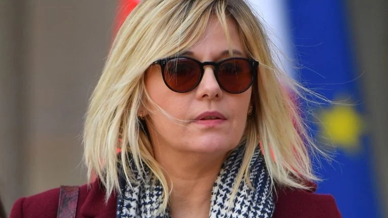 Flavie Flament face au déni des fans de Patrick Bruel